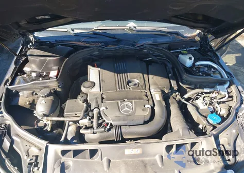 2013 Mercedes-Benz C 250 Sport z USA, uszkodzony, nr VIN WDDGF4HB7DR273292